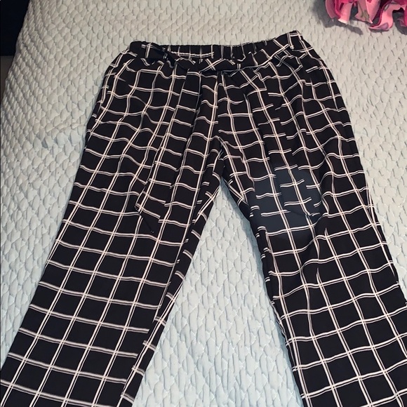 pants - Picture 2 of 3